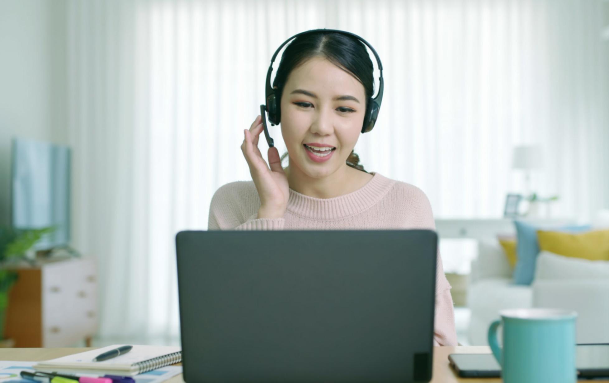 Учасники програми під час групової роботи над кейсом